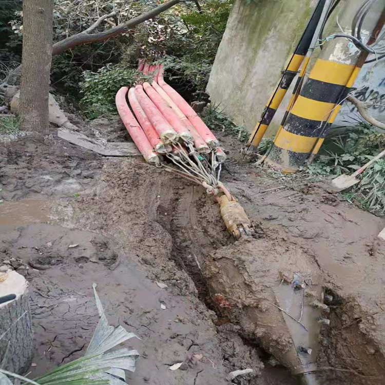 鄂州保温拖拉管